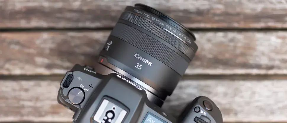 Canon RF 35mm f/1.8 Macro IS STM